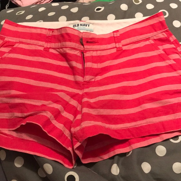 Old navy shorts - Picture 1 of 3